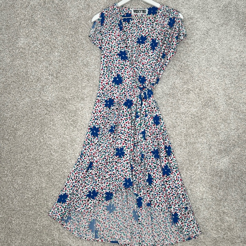 Vicky Tiel Floral Confetti‎ Wrap Dress w/Flutter Sleeves and Hem - Multi - Small